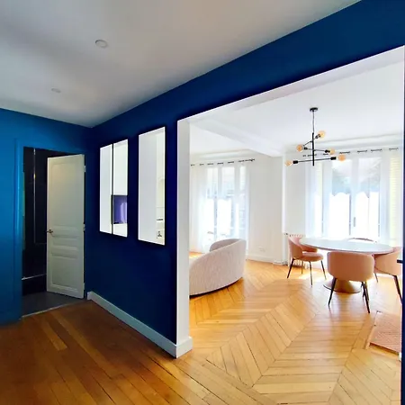Apartment 16 Near Eiffel Tower And Arc De Triomphe Paris